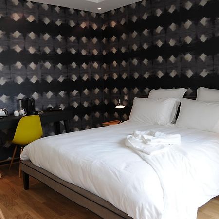 Hotel-Restaurant L'Aquarelle Breuillet  ห้อง รูปภาพ