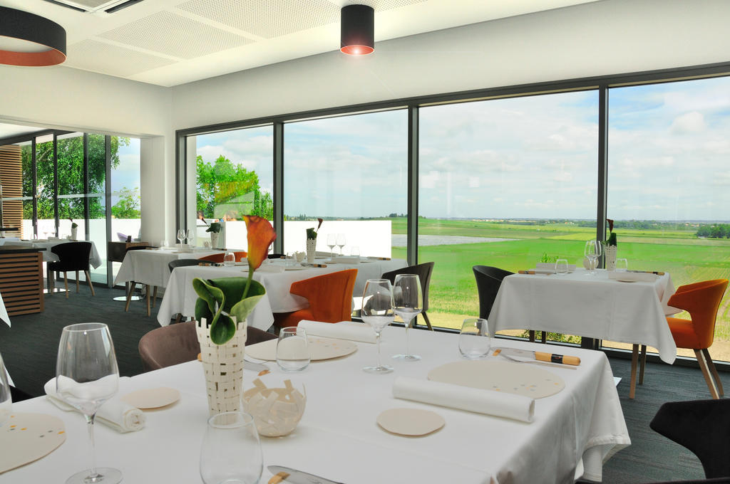 Hotel-Restaurant L'Aquarelle Breuillet  ภายนอก รูปภาพ