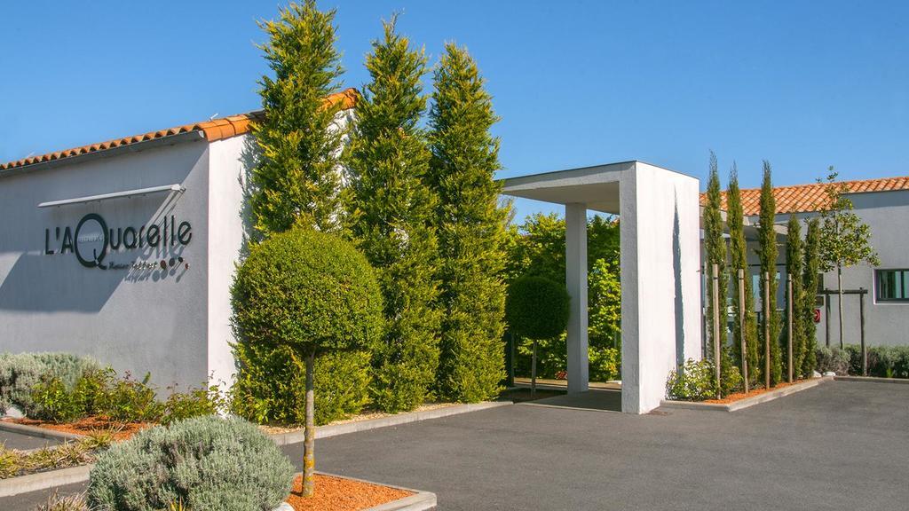 Hotel-Restaurant L'Aquarelle Breuillet  ภายนอก รูปภาพ