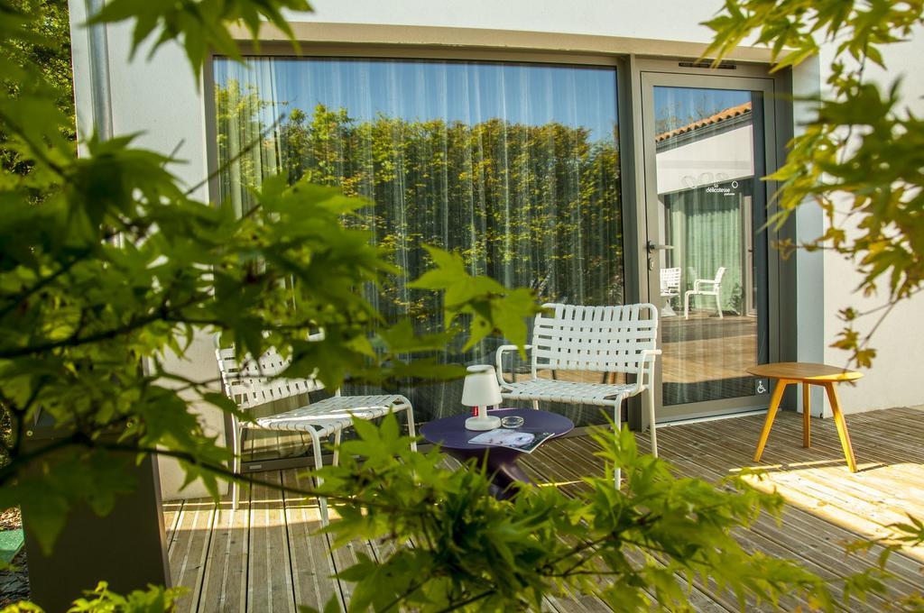 Hotel-Restaurant L'Aquarelle Breuillet  ภายนอก รูปภาพ