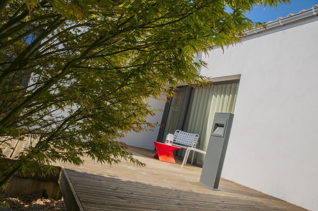 Hotel-Restaurant L'Aquarelle Breuillet  ภายนอก รูปภาพ